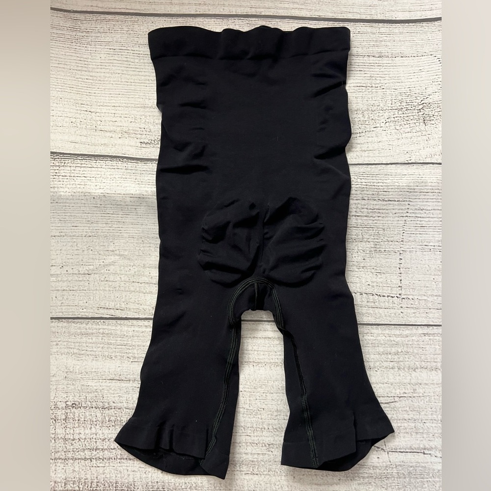 SKIMS HIGH WAISTED KNEE LENGTH SHAPEWEAR size MEDIUM BLACK #skims - Picture 1 of 3
